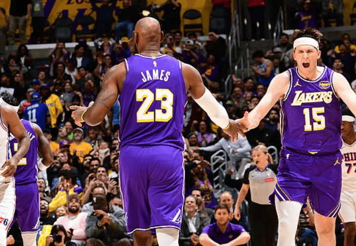 kaiyun-詹姆斯前三节9中2得到7分2板8助,末节8中5得到10分2板2助