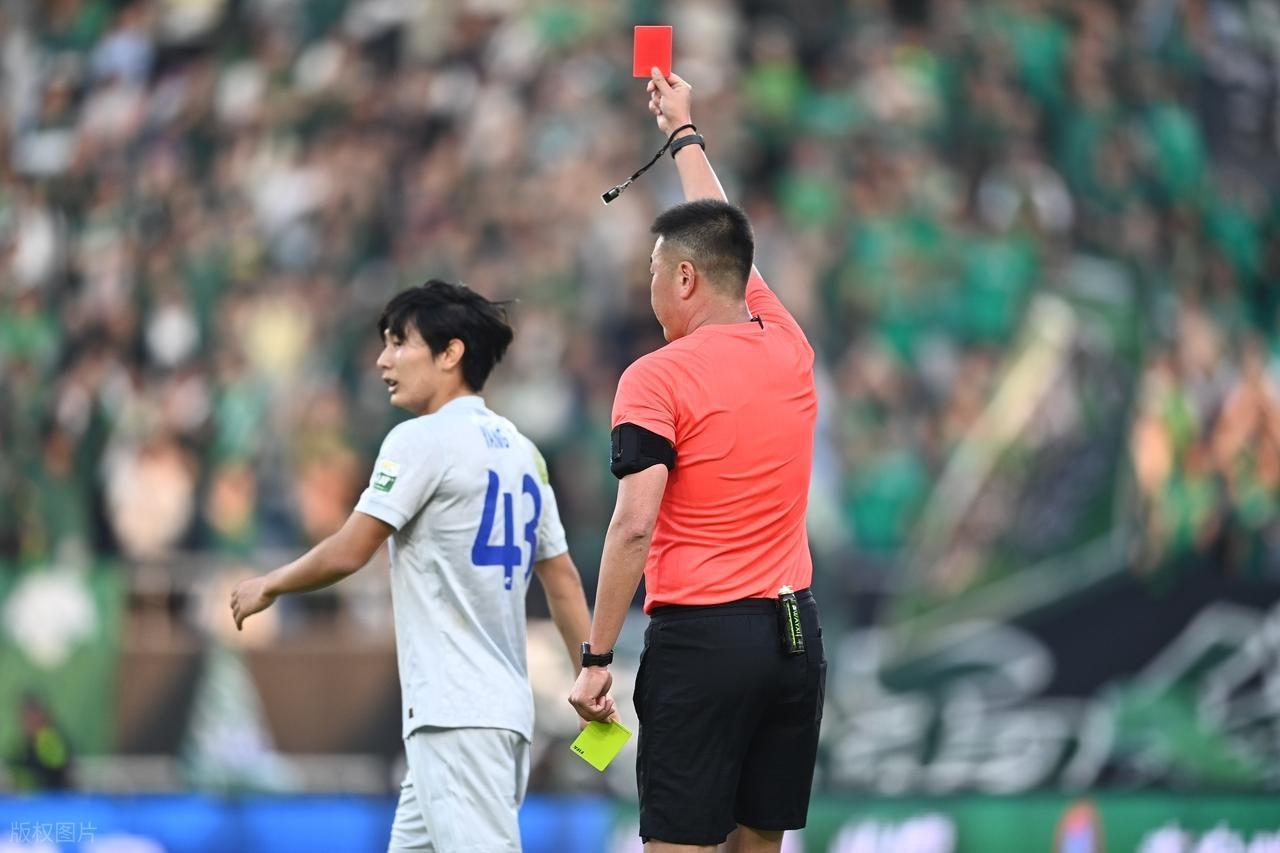 kaiyun-申花1比1战平浙江队,杨皓宇赛后被球迷质疑,直言他以后别上了